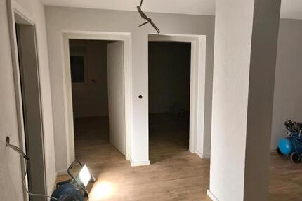 Kernsanierte Wohnung in 3 Familienhaus zu vermieten zimmer