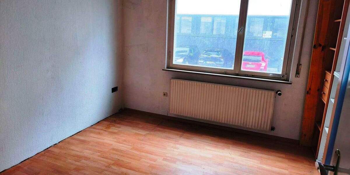 Etagenwohnung Pforzheim Weststadt - 3 Zimmer, 68 m&sup2;, 165.000&euro; | Angebot:25748647