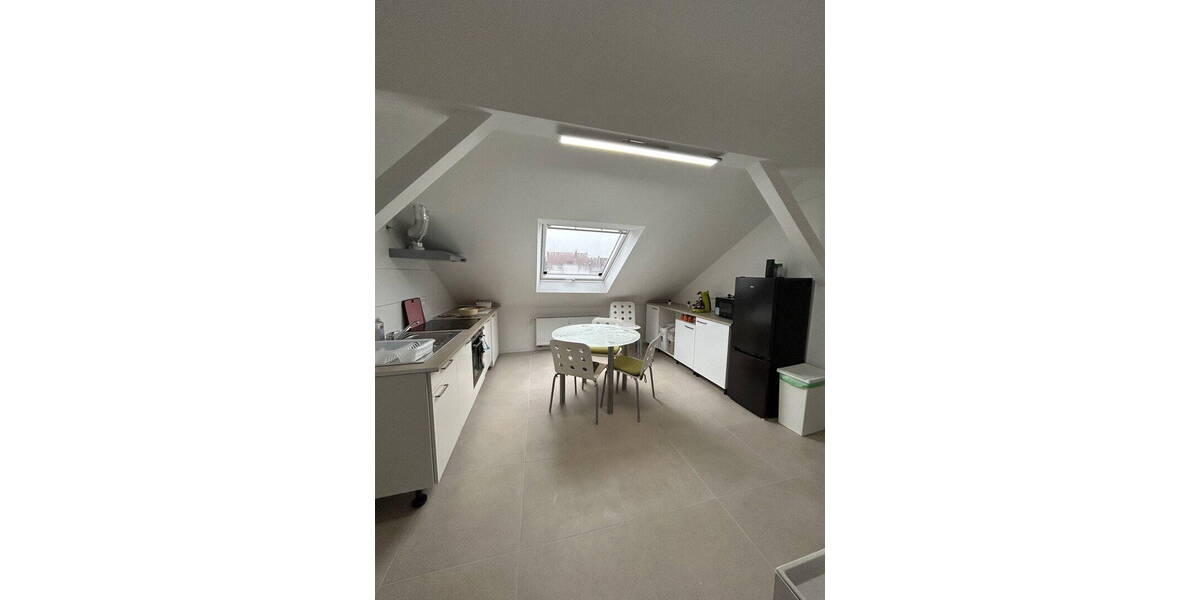 Etagenwohnung Karlsruhe Oststadt - 3 Zimmer, 15 m&sup2;, 450&euro; | Angebot:26791677