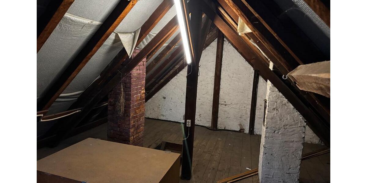 Gepflegte Doppelhaushälfte mit Anbau, Garage, Hof und Garten 3 zimmer