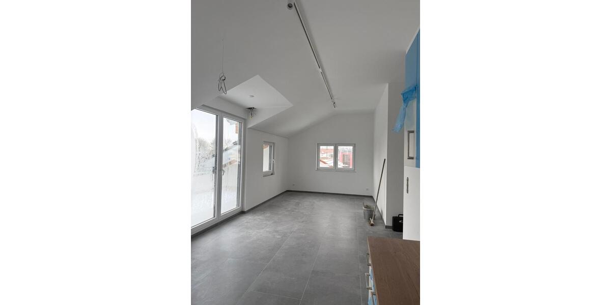 Dachgeschoßwohnung Hagenbach - 3 Zimmer, 88 m&sup2;, 1.050&euro; | Angebot:25297695