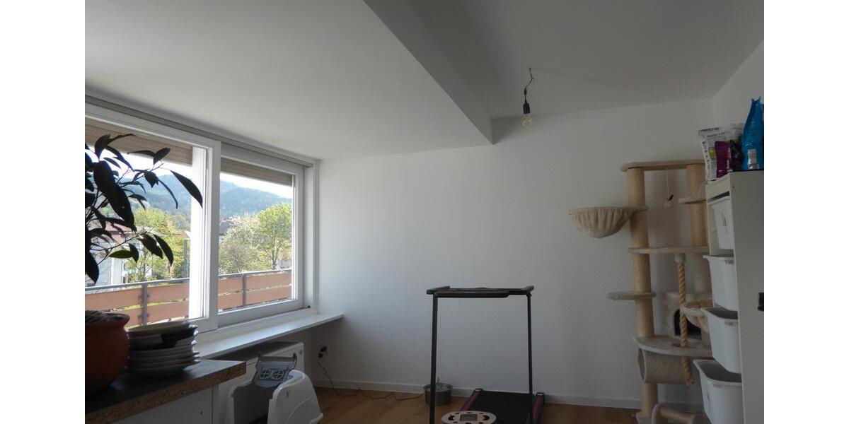 Etagenwohnung Gernsbach - 5 Zimmer, 145 m&sup2;, 1.250&euro; | Angebot:26137203
