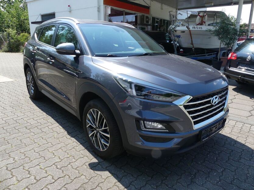 Hyundai TUCSON 102.000 km 17.400 € Karlsruhe 76187