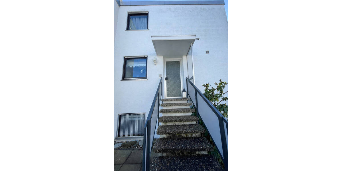 Reihenmittelhaus Pforzheim Eutingen - 4 Zimmer, 110 m&sup2;, 360.000&euro; | Angebot:25997914