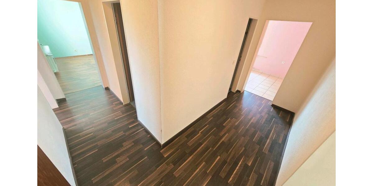 Etagenwohnung Straubenhardt - 3 Zimmer, 82 m&sup2;, 235.000&euro; | Angebot:27096355