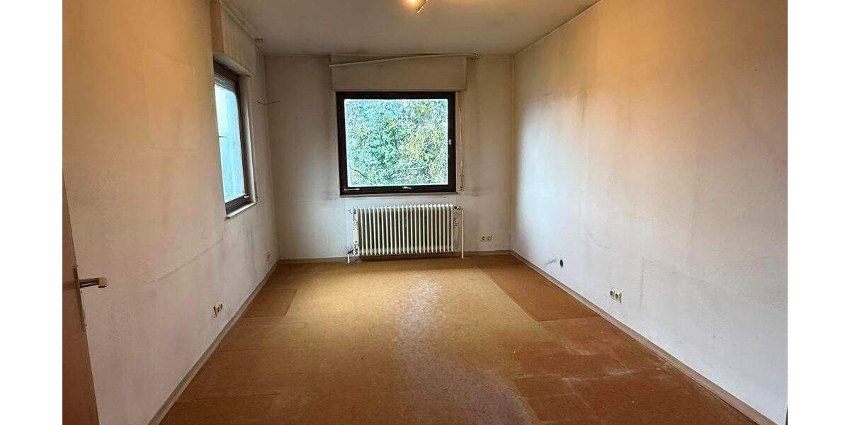Mehrfamilienhaus, Wohnhaus Pforzheim Eutingen - 5 Zimmer, 177 m&sup2;, 299.000&euro; | Angebot:25748667