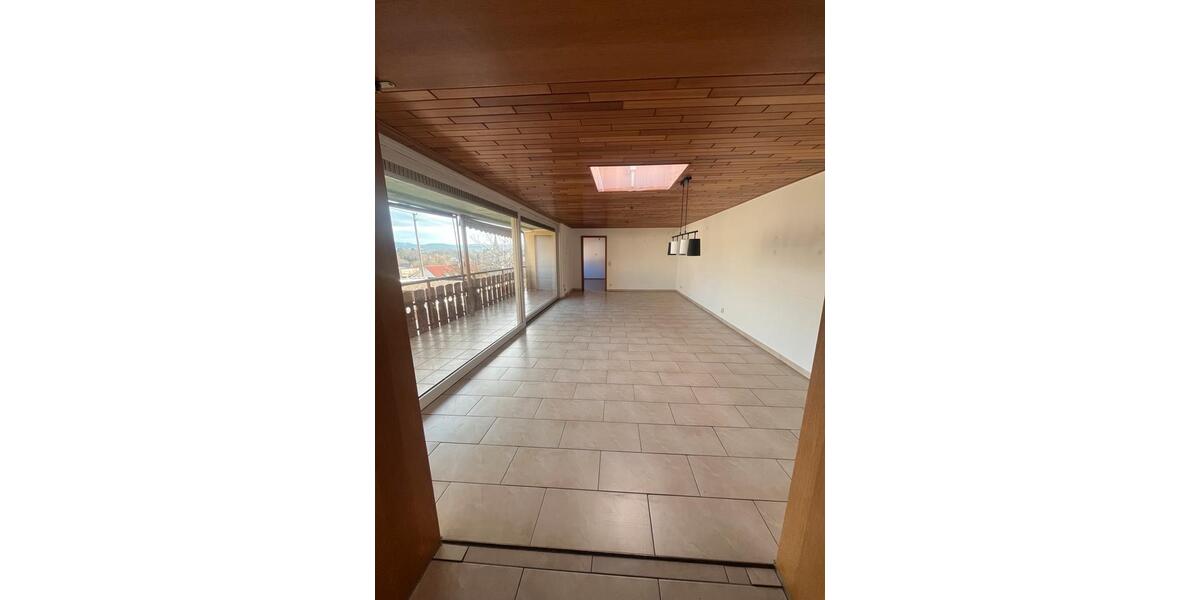 Geräumige DoppelhaushälfteMehrgenerationenhaus in Flehingen 9 zimmer