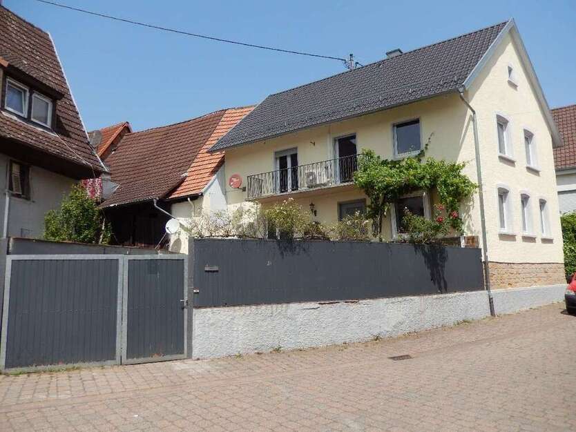 Haus zum Mieten in Landau 1.100 € 130 m²