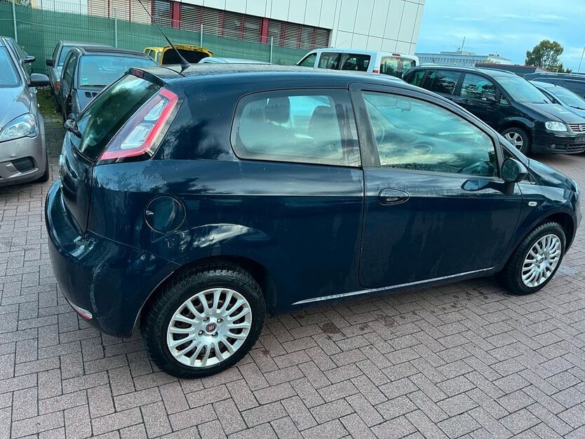 Fiat Punto 117.453 km 2.450 € Karlsruhe 76197
