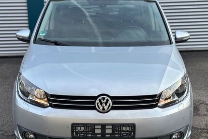 VW Touran 158.000 km 9.490 € Mühlacker 75417