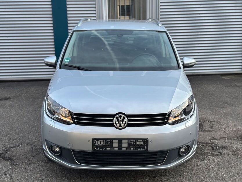 VW Touran 158.000 km 9.490 € Mühlacker 75417