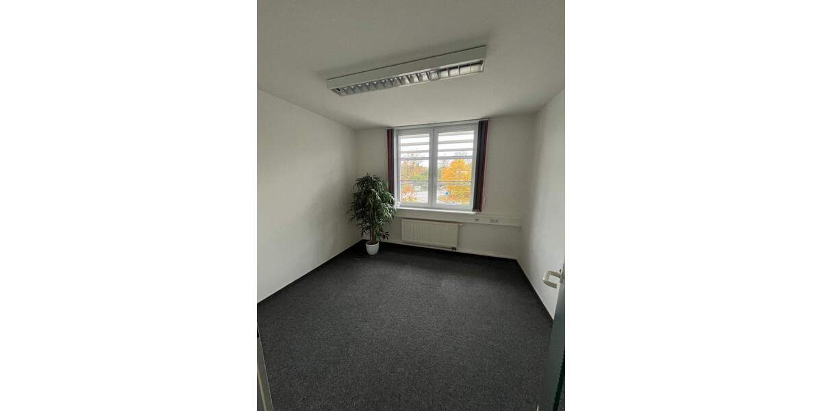 Gewerbeobjekt Karlsruhe Neureut - 7 Zimmer, 160 m&sup2;, 1.950&euro; | Angebot:24028055