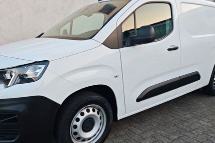 Peugeot Partner 142.300 km 10.990 &euro; Ötigheim 76470