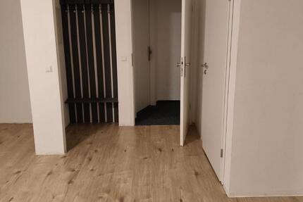 Wohnung Weingarten (Baden) - 2 Zimmer, 70 m&sup2;, 900&euro; | Angebot:24444717
