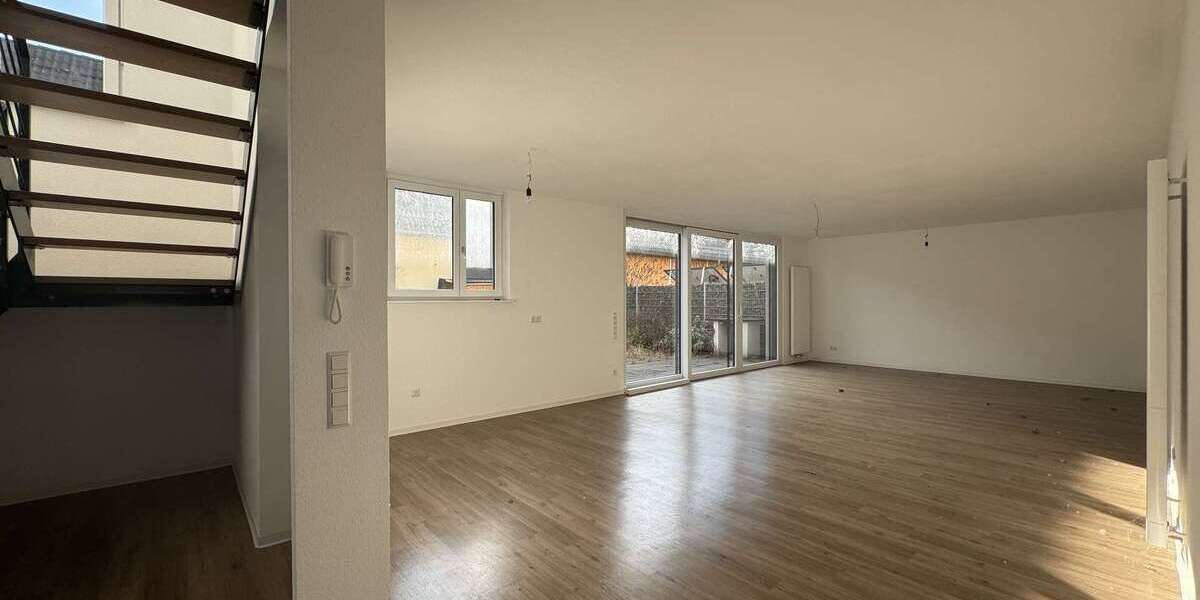 Investieren im Silberstreifen: Wohn-Gewerbeimmobilie mit Garten, Garage & Flexibilitä 6 zimmer