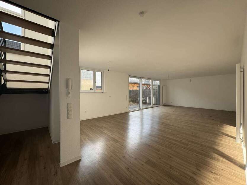 Investieren im Silberstreifen: Wohn-Gewerbeimmobilie mit Garten, Garage & Flexibilitä 6 zimmer