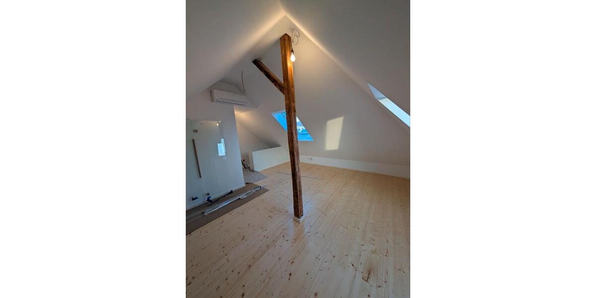 Große Maisonette Wohnung in KA schwarzwaldstr. zu vermieten 4 zimmer