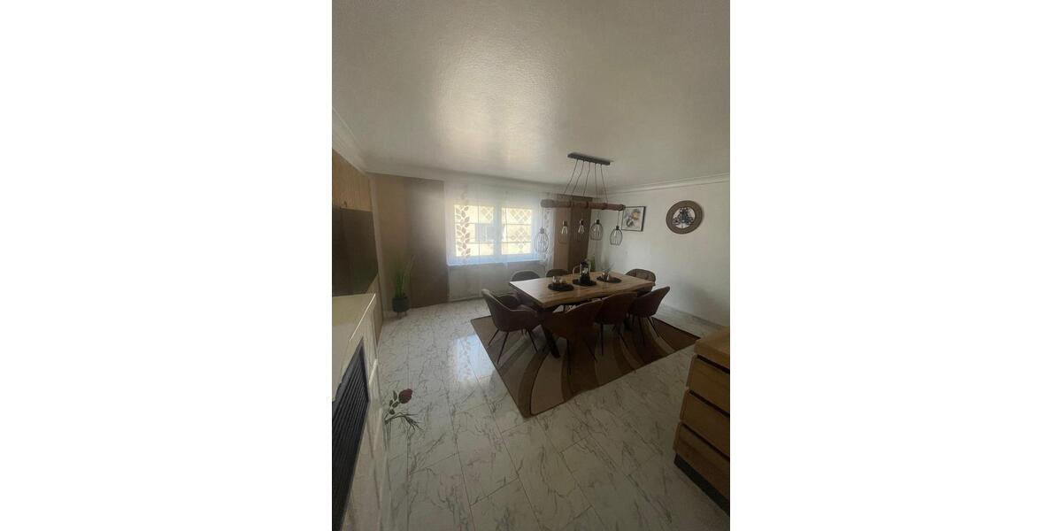 Etagenwohnung Pforzheim - 3 Zimmer, 80 m&sup2;, 1.100&euro; | Angebot:26702470