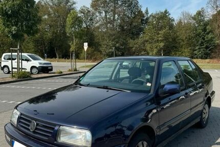 VW Vento 130.000 km 3.499 &euro; Offenbach 76877