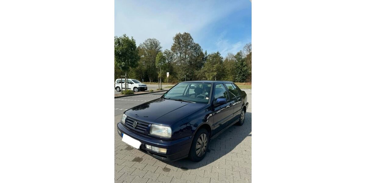 VW Vento 130.000 km 3.499 &euro; Offenbach 76877