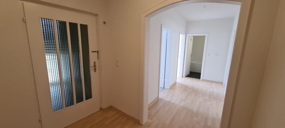Etagenwohnung Pforzheim Weststadt - 3 Zimmer, 70 m&sup2;, 820&euro; | Angebot:26493421