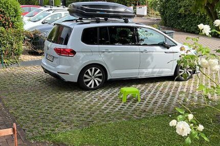 VW Touran 88.000 km 22.999 &euro; Hochstadt 76879