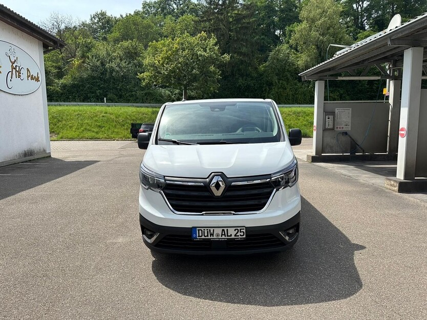 Renault Trafic Kasten 5.700 km 32.900 € Kämpfelbach 75236