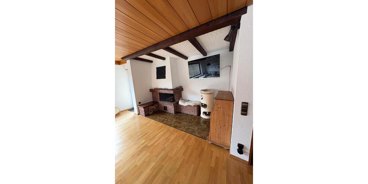 Etagenwohnung Kämpfelbach - 5 Zimmer, 144 m&sup2;, 1.350&euro; | Angebot:25615103