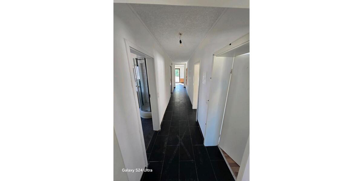 Eigentumswohnung inkl. TLB, EBK und Garage 5 zimmer