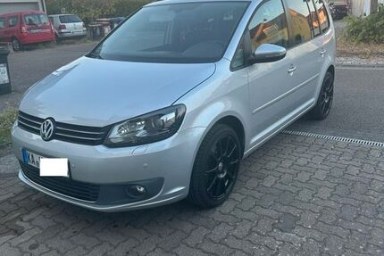 VW Touran 124.000 km 10.499 &euro; Karlsruhe 76139