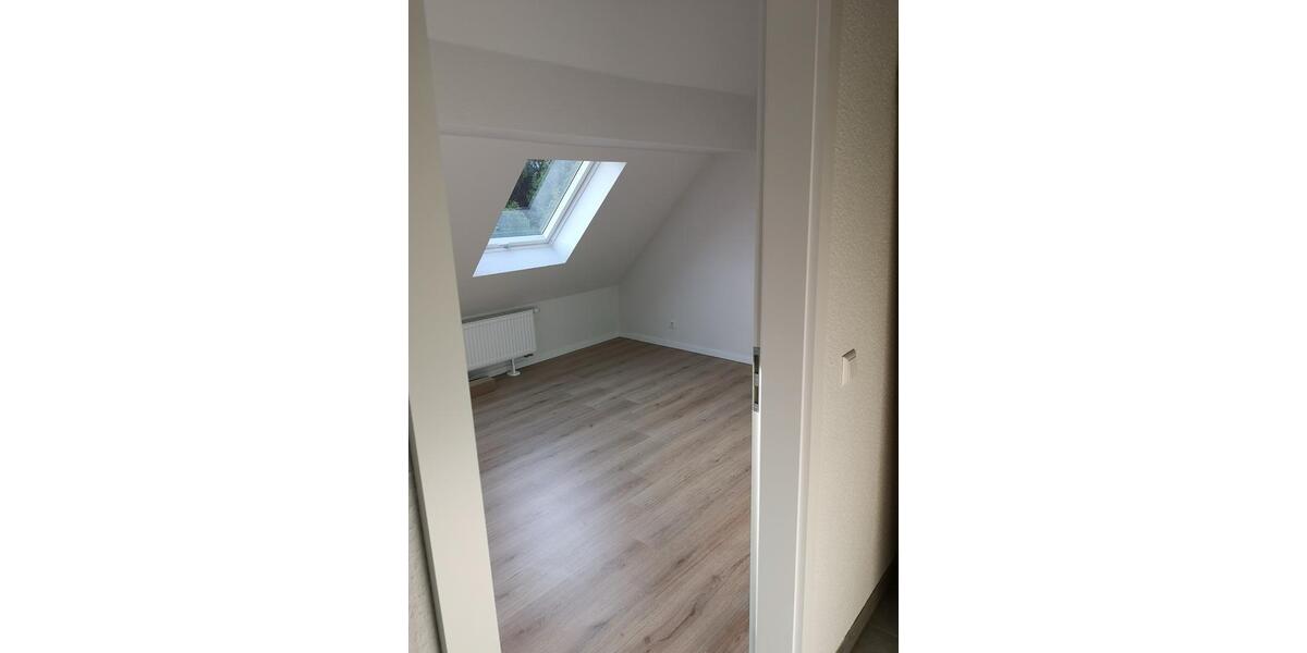 Dachgeschoßwohnung Pforzheim Weststadt - 2 Zimmer, 41 m&sup2;, 815&euro; | Angebot:26212427
