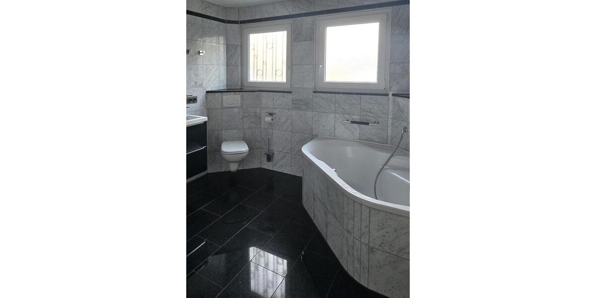 Doppelhaushälfte Karlsruhe Durlach - 7 Zimmer, 195 m&sup2;, 2.870&euro; | Angebot:26699085