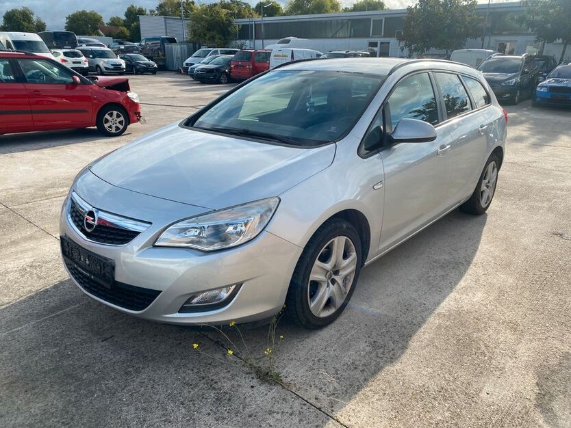 Opel Astra 248.000 km 2.400 € Bruchsal 76646