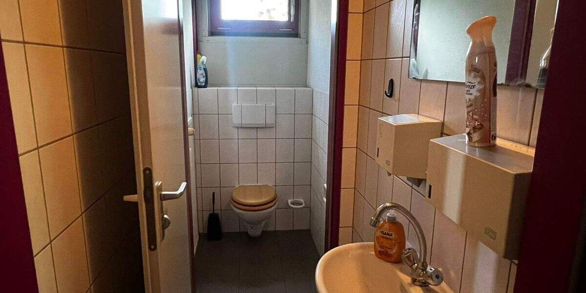 Halle mit einladender Bürofläche zu verkaufen! zimmer