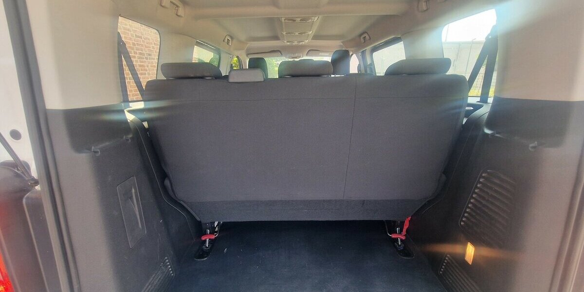 Opel Vivaro M 9 Sitzer Klima 59.000 km 27.998 &euro; Landau 76829