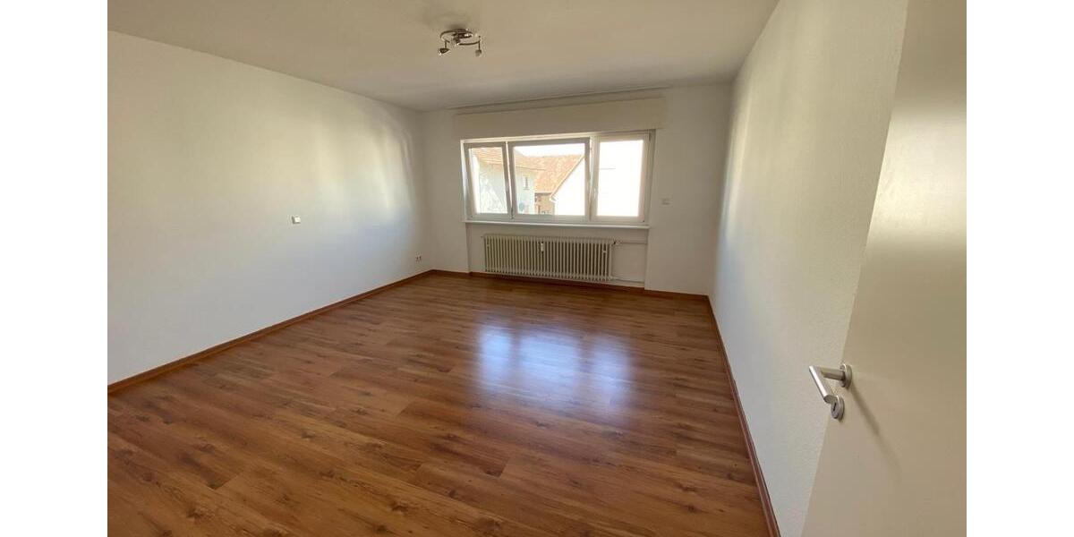 Etagenwohnung Stutensee - 3 Zimmer, 110 m&sup2;, 1.350&euro; | Angebot:25756029