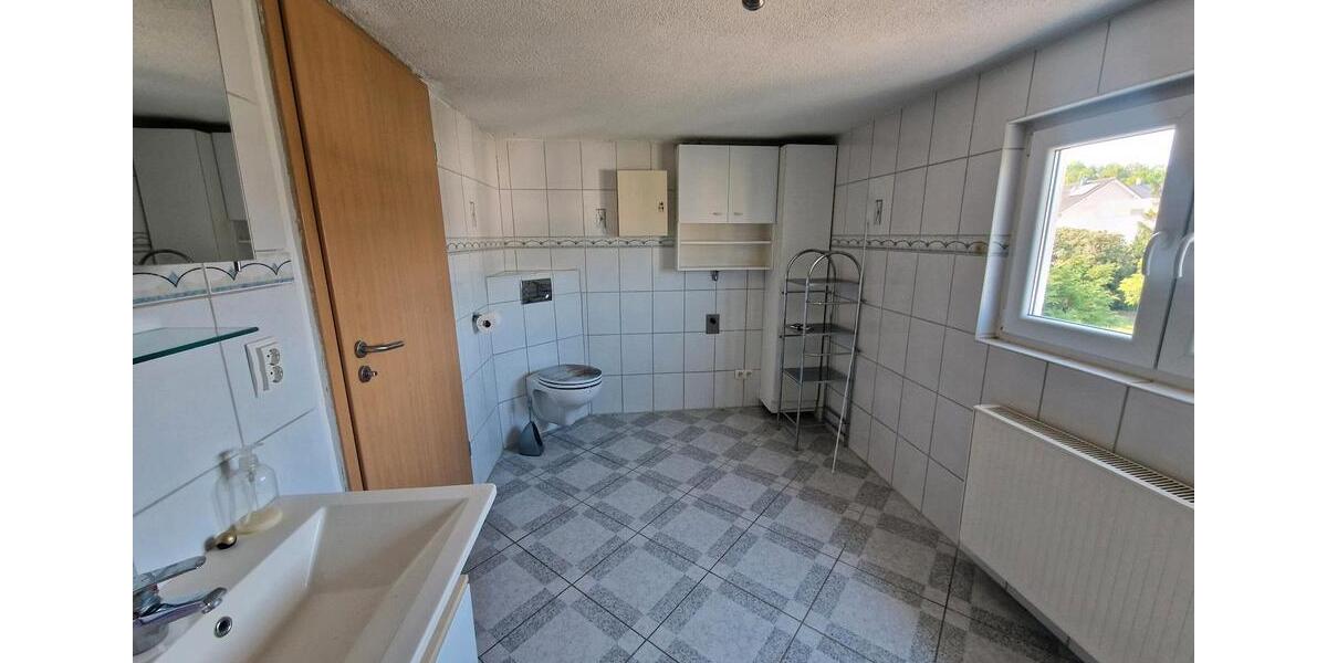 Etagenwohnung Bretten - 3 Zimmer, 95 m&sup2;, 1.100&euro; | Angebot:26411652