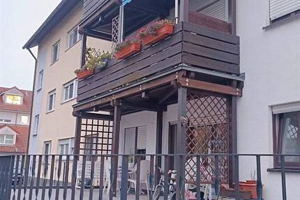 Großzügige Eigentumswohnung in gepflegtem 4-Parteienhaus mit 120 m² Wohnkomfort 4 zimmer