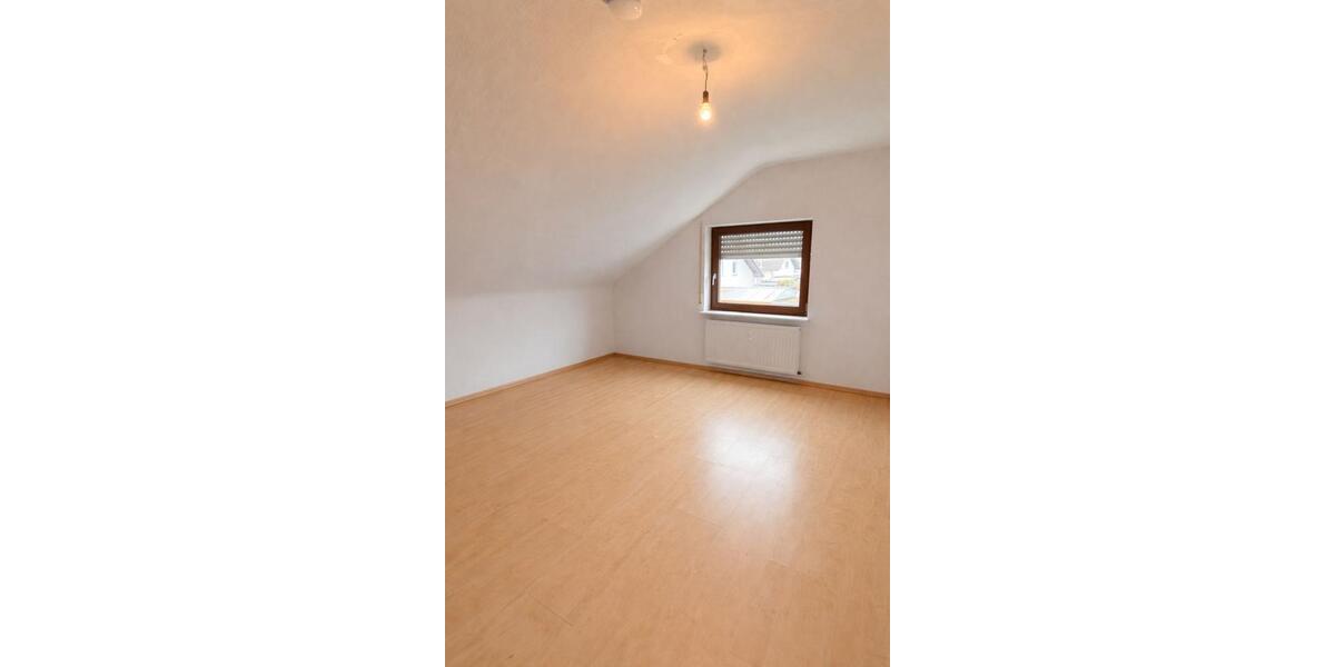 Dachgeschoßwohnung Graben-Neudorf Neudorf - 3 Zimmer, 72 m&sup2;, 800&euro; | Angebot:25421015