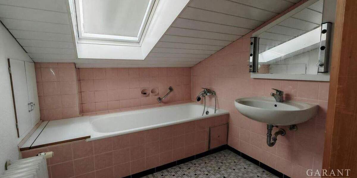 Einfamilienhaus Niefern Öschelbronn Niefern - 7 Zimmer, 239 m&sup2;, 630.000&euro; | Angebot:25778807