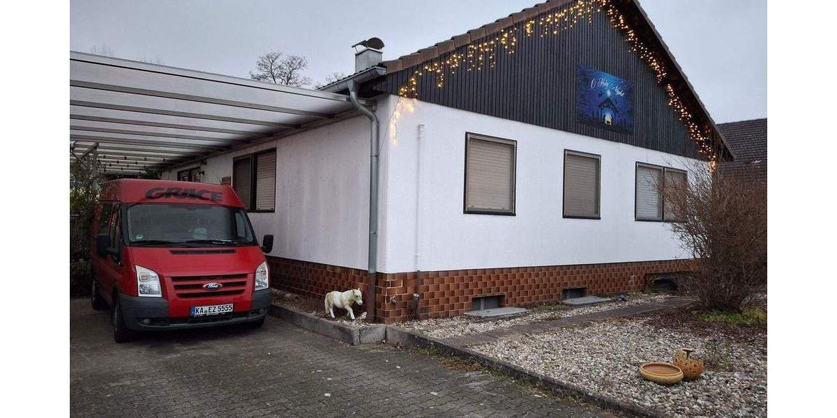 Freistehendes Einfamilienhaus mit Kellerwohnung 9 zimmer