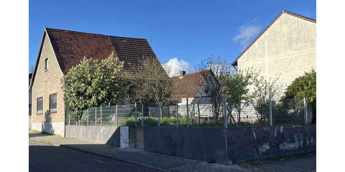 Momentan Reserviert : Haus mit Gewerbeeinheit, Nebengebäude & Garten - Karlsruhe-Neureut: - Einfamilienhaus Karlsruhe Neureut | Angebot:16390817