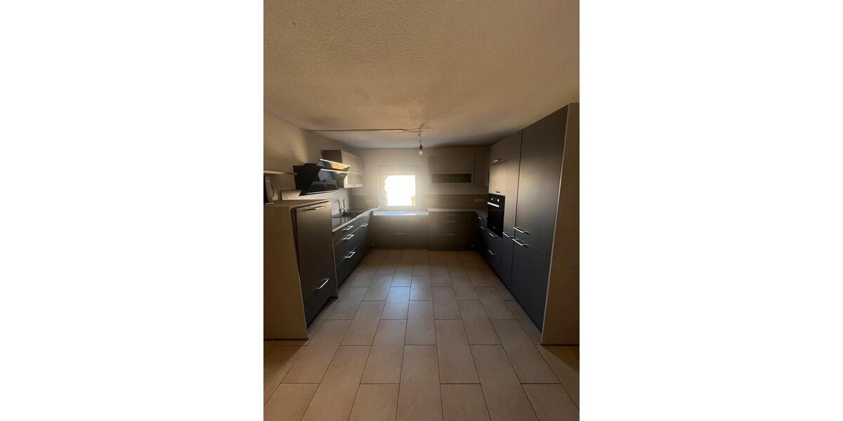 Geräumige DoppelhaushälfteMehrgenerationenhaus in Flehingen 9 zimmer