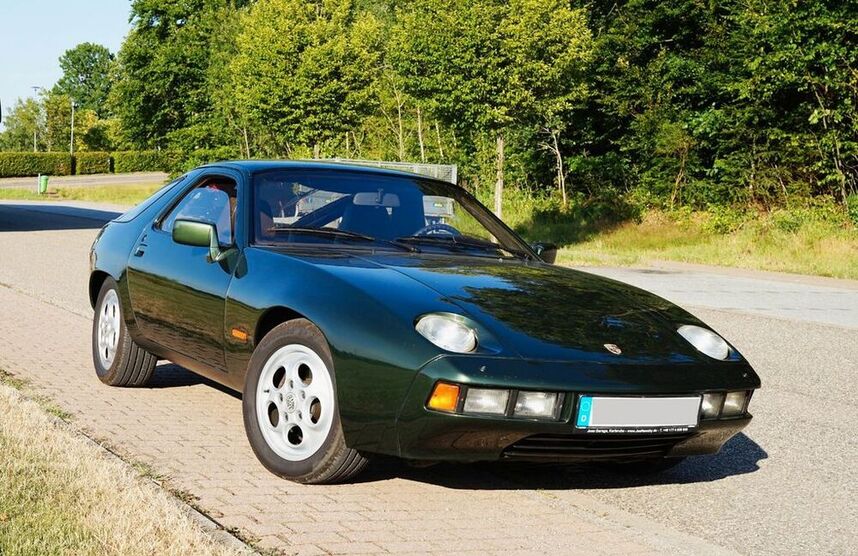 928