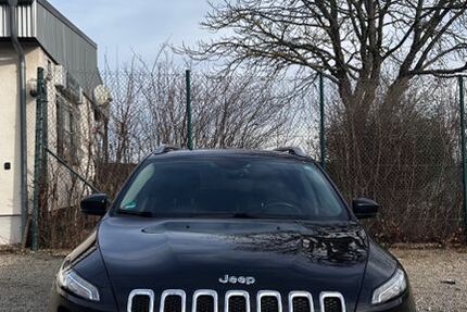 Jeep Cherokee 211.000 km 8.500 &euro; Karlsbad 76307
