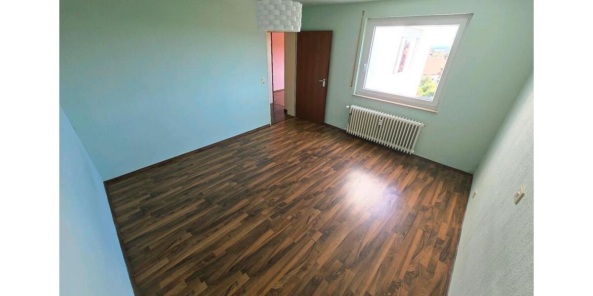 Etagenwohnung Straubenhardt - 3 Zimmer, 82 m&sup2;, 235.000&euro; | Angebot:27096355