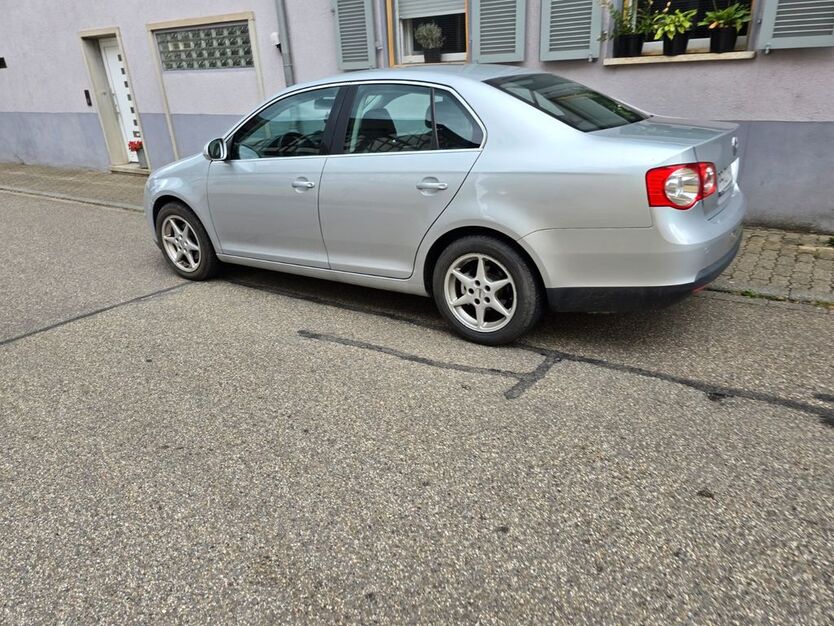 VW Jetta 180.000 km 3.400 € Keltern 75210