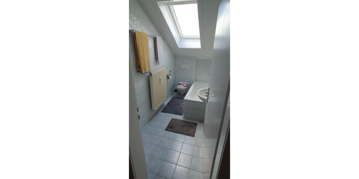 Dachgeschoßwohnung Oberderdingen - 2.5 Zimmer, 62 m&sup2;, 163.000&euro; | Angebot:26972592