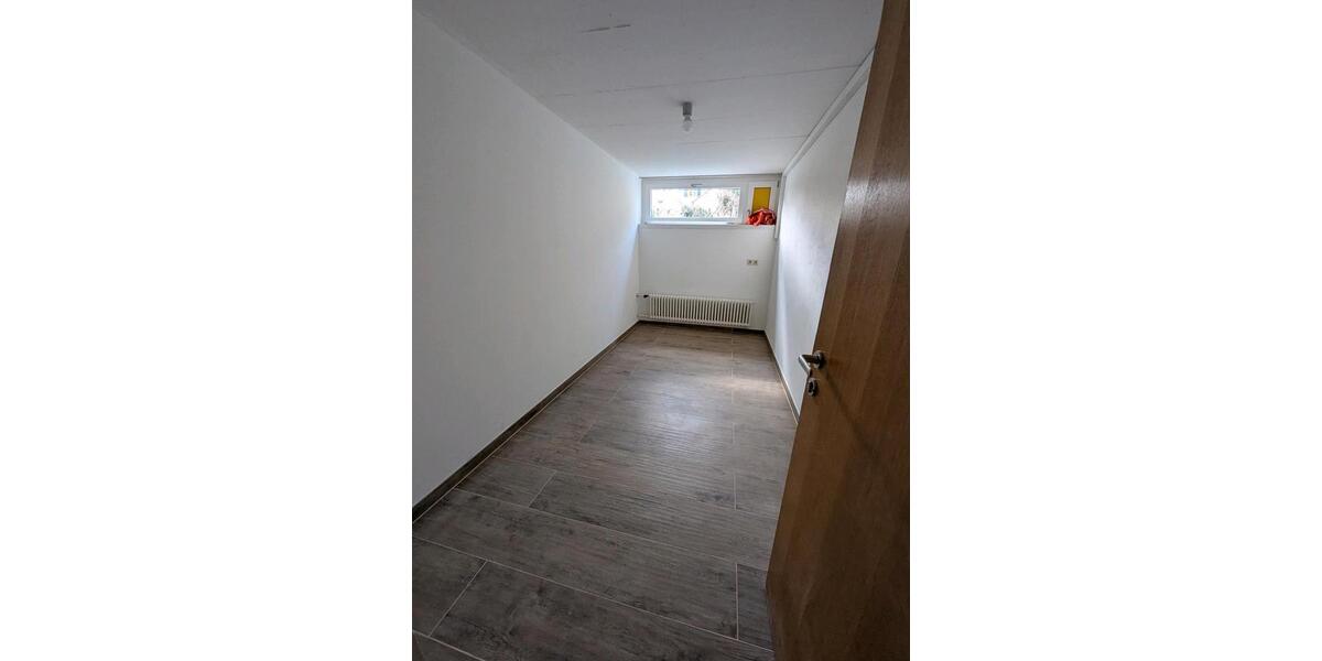 Etagenwohnung Karlsruhe Knielingen - 7 Zimmer, 150 m&sup2;, 1.850&euro; | Angebot:25716820