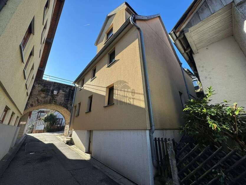 Haus zum Kaufen in Gernsbach 149.000 € 201.6 m²